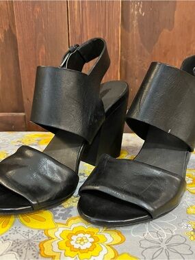 Women's Black Wide-Strap Block Heel Sandals